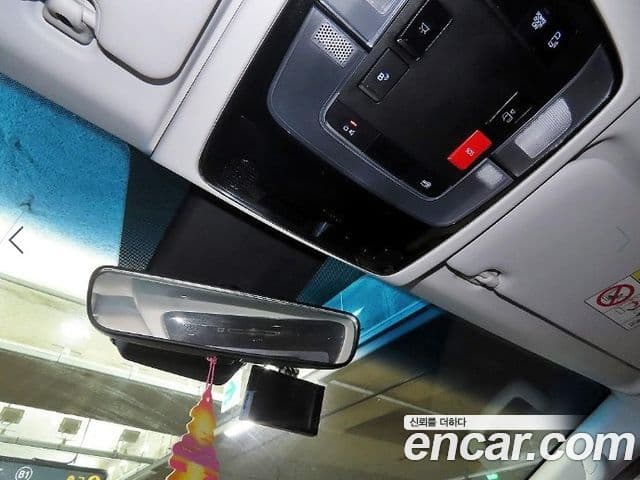 Hyundai Staria 2022 — ფოტო 14/20