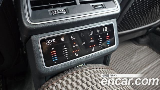 Audi A6 2020 — ფოტო 18/20