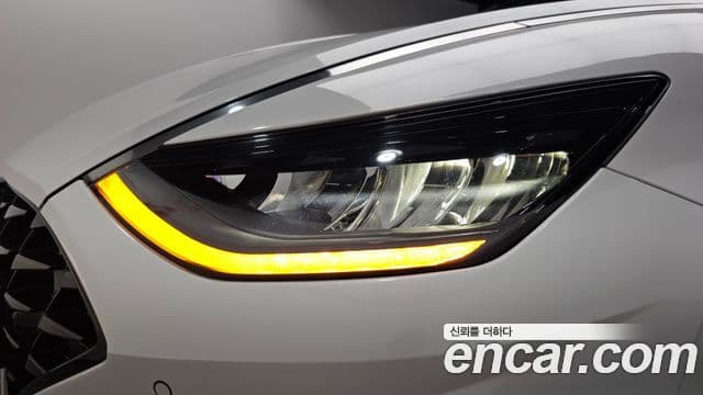 Hyundai Sonata Hybrid 2022 — Photo 2/32