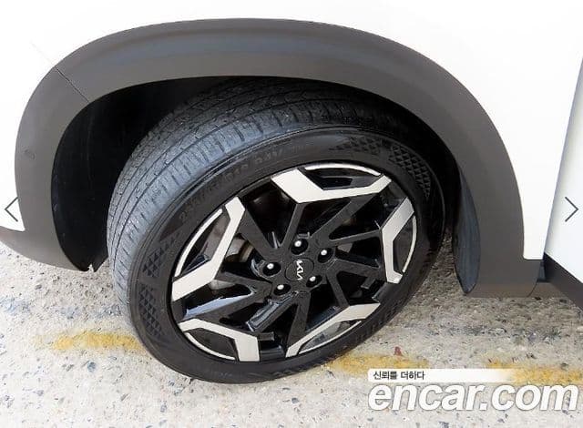 Kia Seltos 2023 — фото 19 из 20