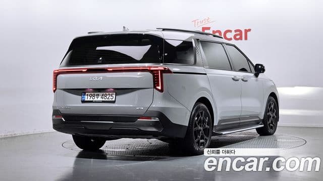 Kia Carnival 2024 — Фото 2/20