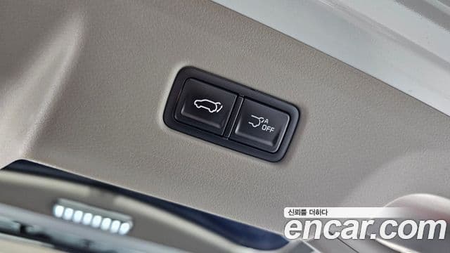 Kia Carnival 2024 — Фото 17/20