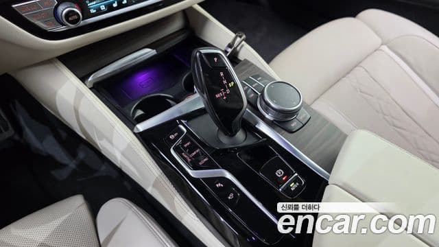 BMW 5 Series 2020 — ფოტო 9/20
