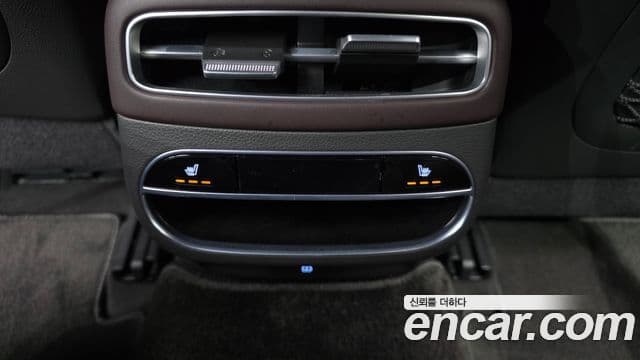 Genesis GV70 2022 — ფოტო 20/34