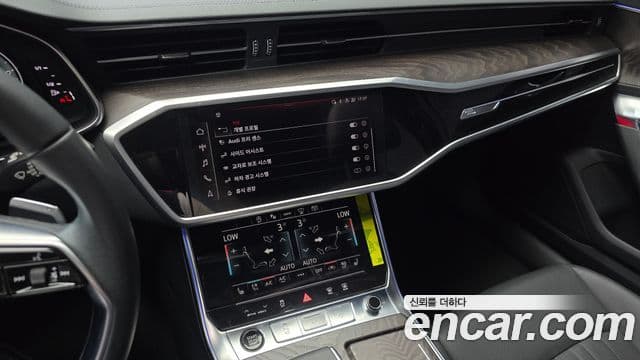 Audi A6 2022 — ფოტო 14/20
