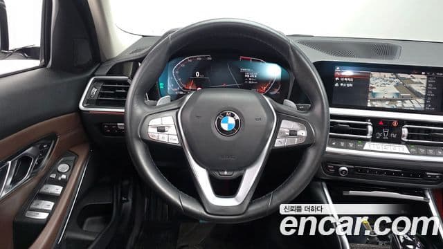 BMW 3 Series 2021 — фото 12 из 20