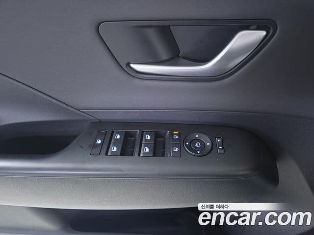 Hyundai Kona 2023 — ფოტო 13/20