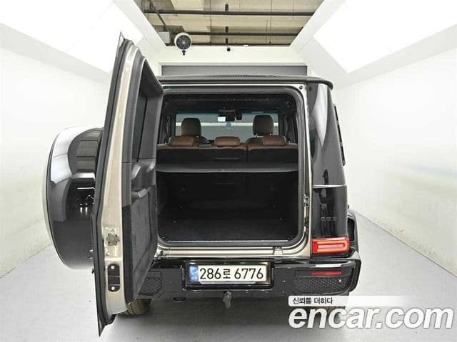 Mercedes-Benz G-Class 2021 — Photo 9/19
