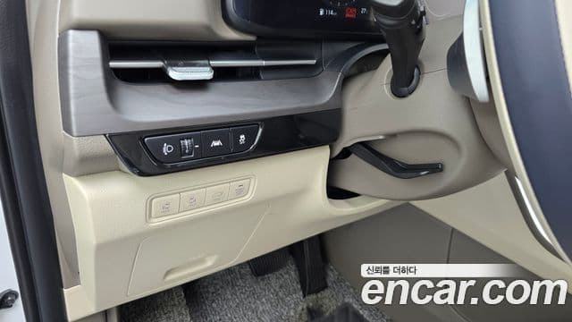 Kia Carnival 2023 — Фото 19/20