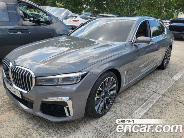 BMW 7 Series 2022 — Şəkil 9/20