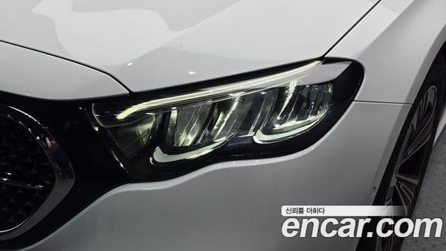 Mercedes-Benz E-Class 2024 — ფოტო 22/30