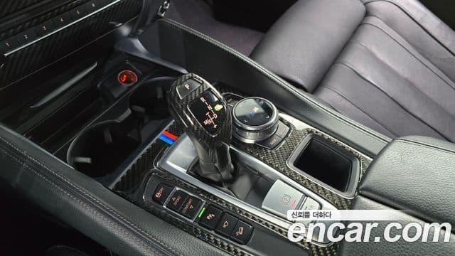 BMW X6 2018 — Şəkil 9/20