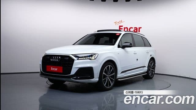 Audi Q7 2021 — Фото 1/20
