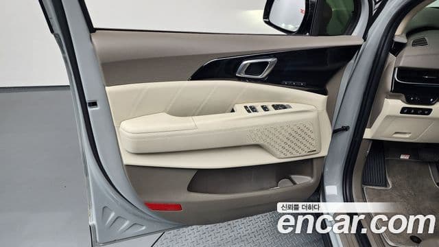 Kia Carnival 2024 — Photo 2/38