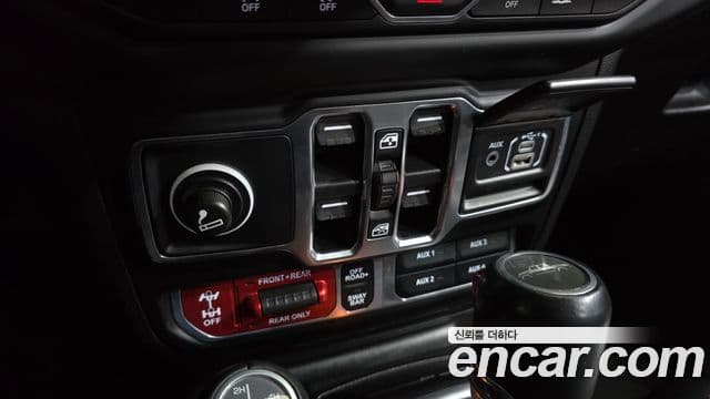 Jeep Gladiator 2021 — ფოტო 10/30
