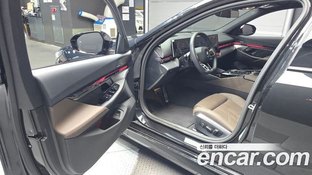 BMW 5 Series 2025 — ფოტო 10/20