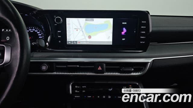 Kia K5 2022 — ფოტო 14/20
