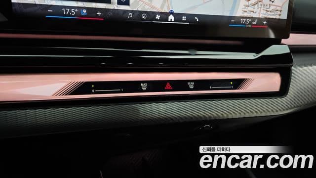 BMW 5 Series 2025 — ფოტო 14/20