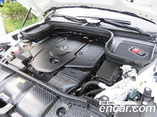 Mercedes-Benz GLS-Class 2025 — Photo 12/20
