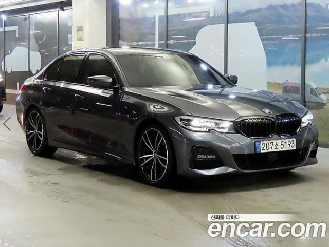 BMW 3 Series 2022 — ფოტო 9/19