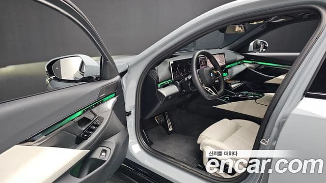 BMW 5 Series 2025 — ფოტო 9/20