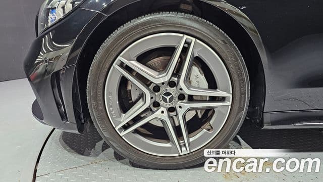 Mercedes-Benz C-Class 2020 — ფოტო 5/20