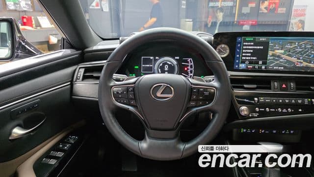 Lexus ES300h 2024 — ფოტო 26/34