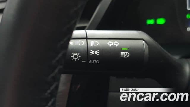 Lexus ES300h 2024 — ფოტო 21/34