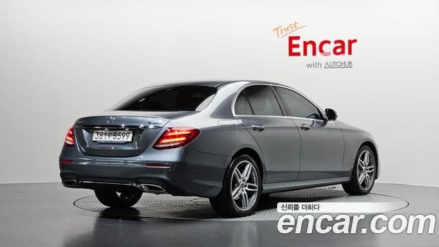 Mercedes-Benz E-Class 2020 — Фото 2/20