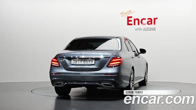 Mercedes-Benz E-Class 2020 — Фото 4/20