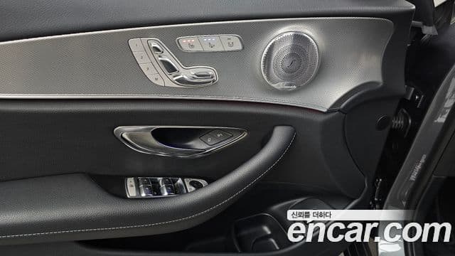 Mercedes-Benz E-Class 2020 — Фото 20/20