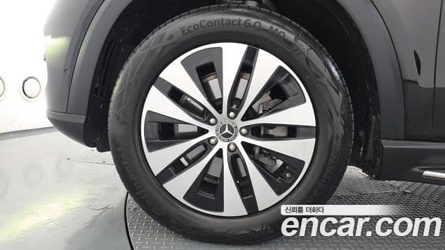 Mercedes-Benz GLE-Class 2025 — Photo 27/37