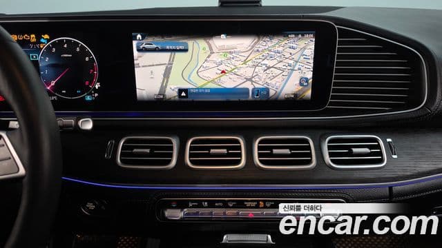 Mercedes-Benz GLE-Class 2025 — Photo 13/37