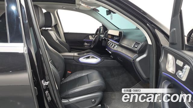 Mercedes-Benz GLE-Class 2025 — Photo 4/37