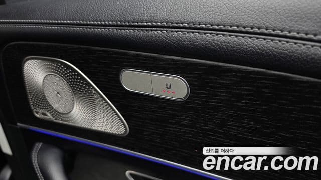 Mercedes-Benz GLE-Class 2025 — Photo 9/37