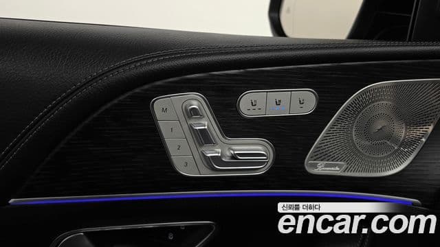 Mercedes-Benz GLE-Class 2025 — Photo 7/37