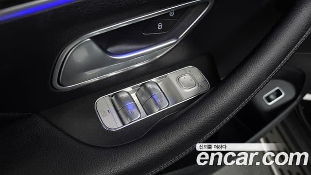 Mercedes-Benz GLE-Class 2025 — Photo 8/37