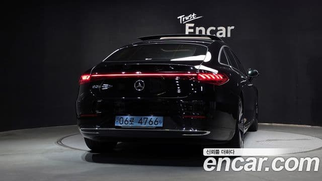 Mercedes-Benz EQS 2023 — ფოტო 14/30