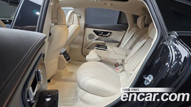 Mercedes-Benz EQS 2023 — ფოტო 7/30