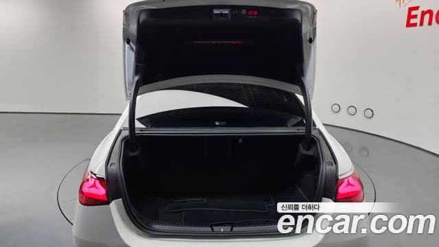 Mercedes-Benz E-Class 2025 — Фото 20/20