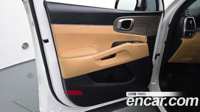 Kia Sorento 2023 — Photo 13/33