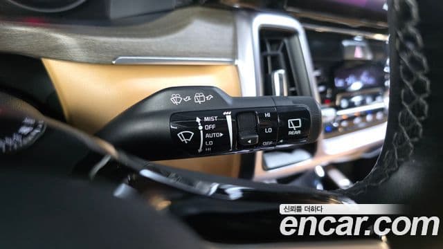 Kia Sorento 2023 — Photo 8/33