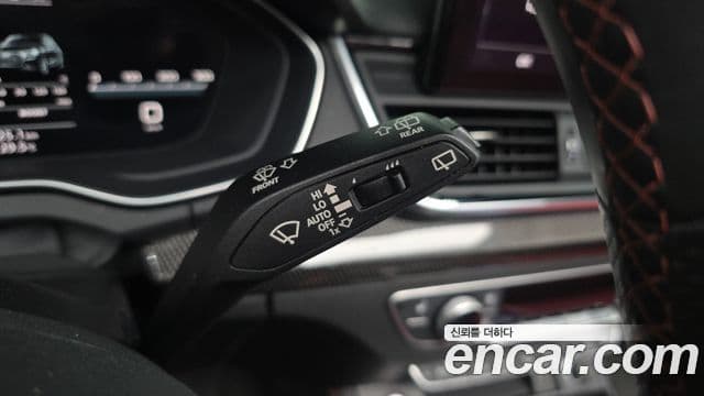 Audi SQ5 2021 — Photo 16/34