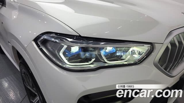 BMW X6 2022 — Photo 26/33