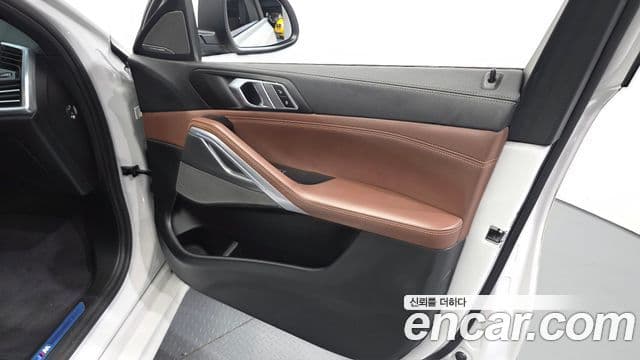 BMW X6 2022 — Photo 2/33