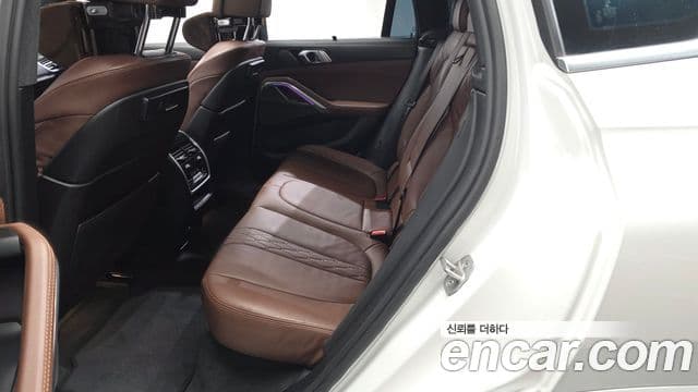 BMW X6 2022 — Photo 12/33
