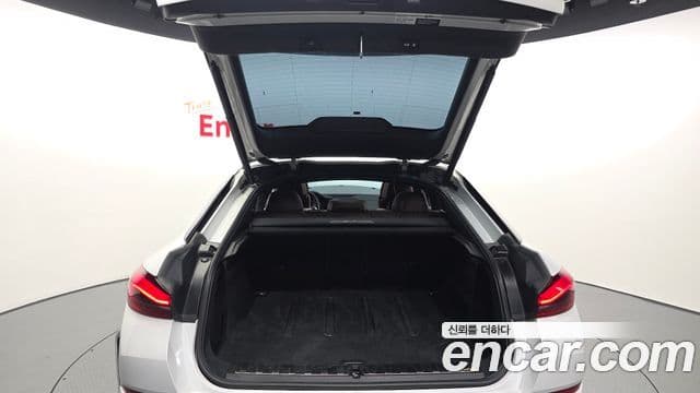 BMW X6 2022 — Photo 28/33