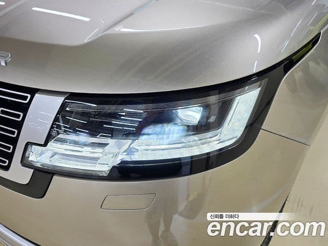 Land Rover Range Rover 2024 — ფოტო 18/20