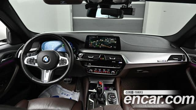 BMW 5 Series 2019 — фото 9 из 20