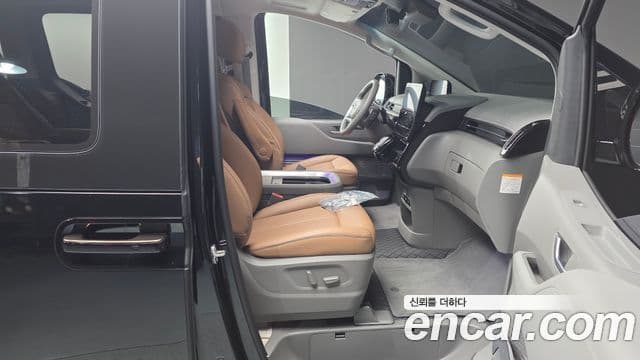 Hyundai Staria 2024 — ფოტო 30/36